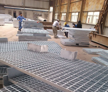 鋼格柵板廠家車(chē)間展示